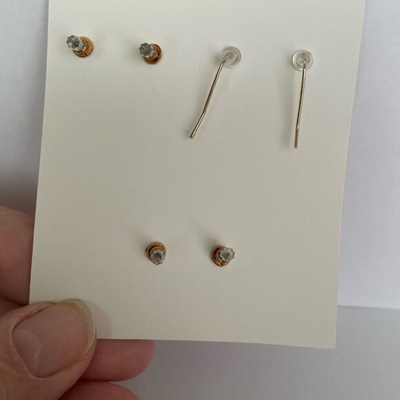 Set of 3 GOLDTONE AND AMBER EARRINGS - Picture 3 of 3